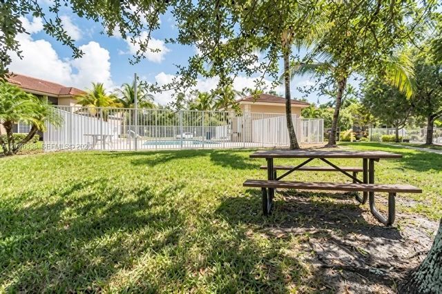 1103 Golden Lakes Blvd 1013, West Palm Beach, FL 33411