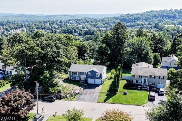30 Center St, Butler Boro, NJ 07405