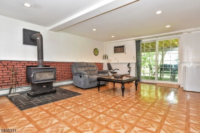 30 Center St, Butler Boro, NJ 07405