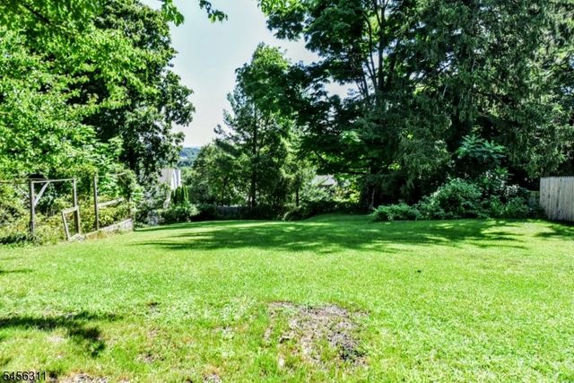 30 Center St, Butler Boro, NJ 07405