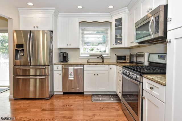 30 Center St, Butler Boro, NJ 07405