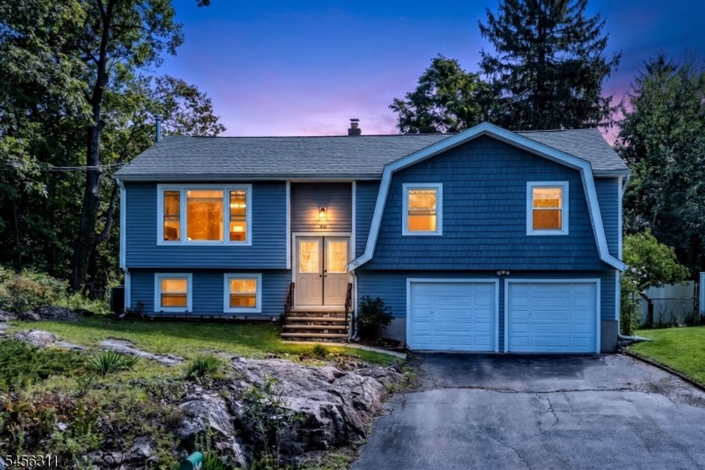 30 Center St, Butler Boro, NJ 07405