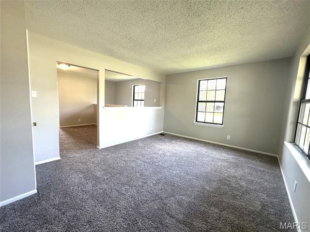 10063 Northgate Drive, Riverview, MO 63137