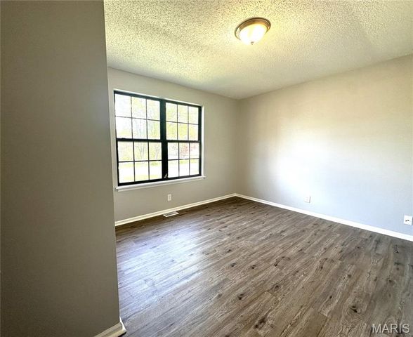 10063 Northgate Drive, Riverview, MO 63137
