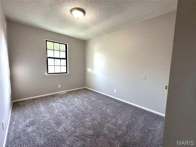 10063 Northgate Drive, Riverview, MO 63137