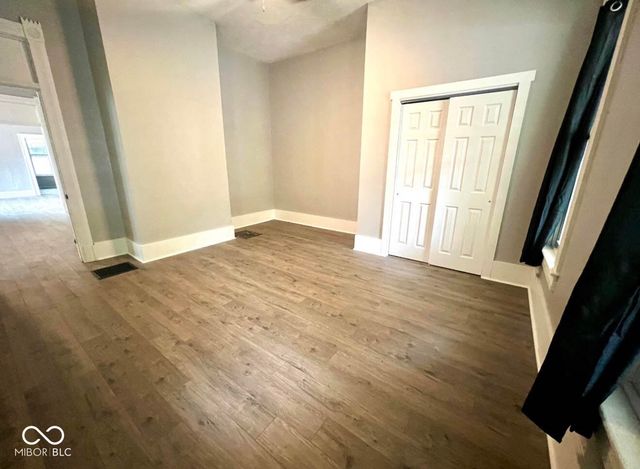 1006 N 9th Street, Terre Haute, IN 47807