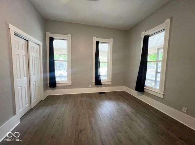 1006 N 9th Street, Terre Haute, IN 47807