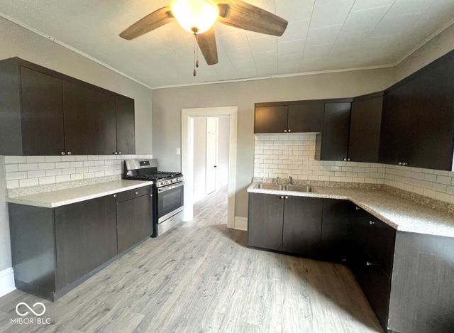 1006 N 9th Street, Terre Haute, IN 47807