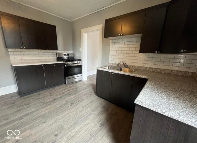 1006 N 9th Street, Terre Haute, IN 47807