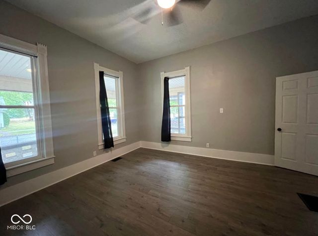 1006 N 9th Street, Terre Haute, IN 47807