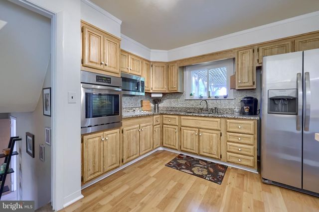 215 MAIN ST, Akron, PA 17501
