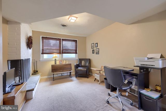 215 MAIN ST, Akron, PA 17501