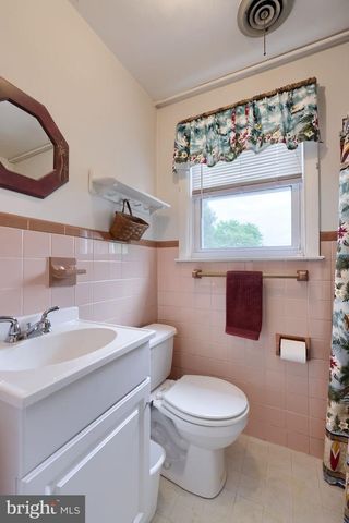 215 MAIN ST, Akron, PA 17501