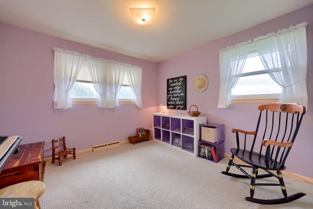 215 MAIN ST, Akron, PA 17501