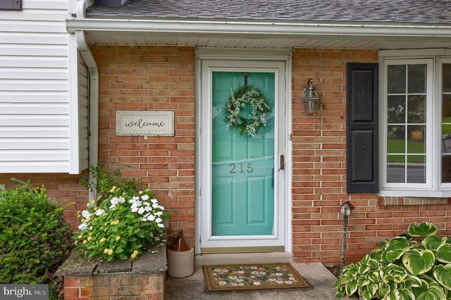 215 MAIN ST, Akron, PA 17501