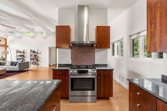 285 Brush Hill Rd, Milton, MA 02186
