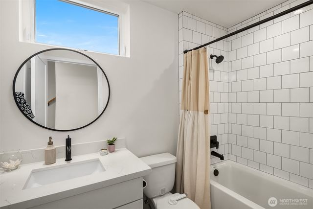 6041 42nd Avenue SW, Seattle, WA 98136