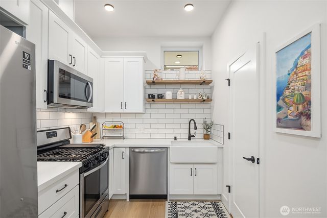 6041 42nd Avenue SW, Seattle, WA 98136