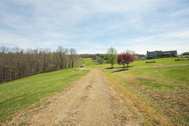 4589 Franklin Pike SE, Floyd, VA 24091