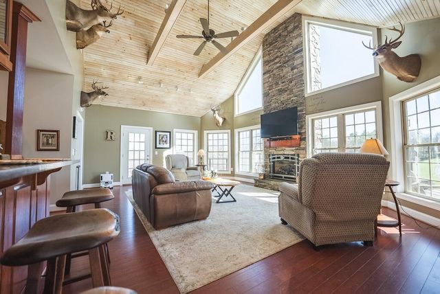 4589 Franklin Pike SE, Floyd, VA 24091