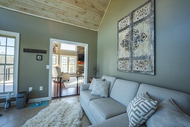 4589 Franklin Pike SE, Floyd, VA 24091