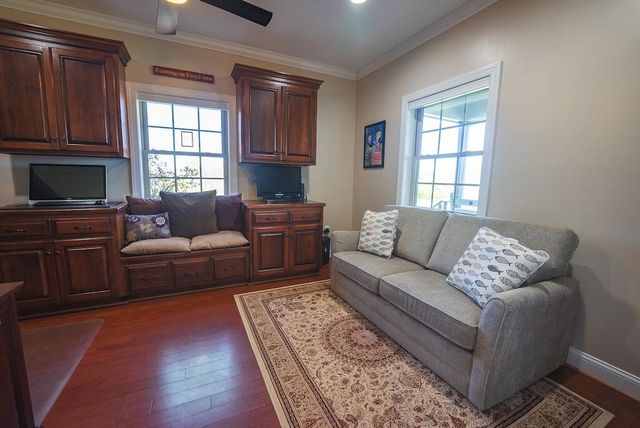 4589 Franklin Pike SE, Floyd, VA 24091