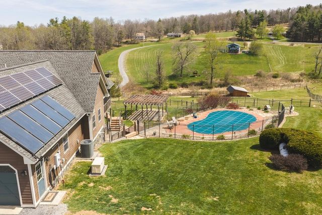 4589 Franklin Pike SE, Floyd, VA 24091