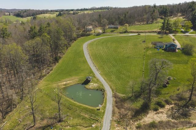 4589 Franklin Pike SE, Floyd, VA 24091