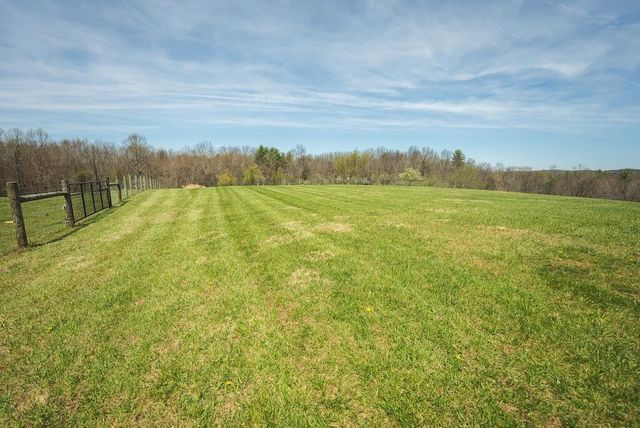 4589 Franklin Pike SE, Floyd, VA 24091