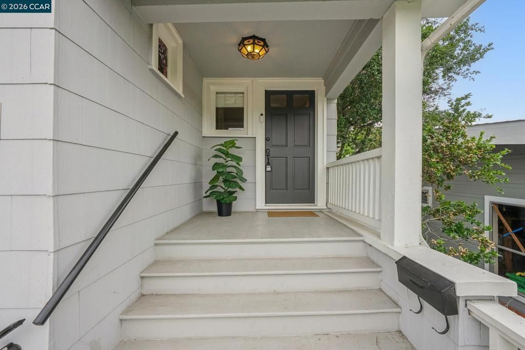 Image 2 of property listing at 4411 Brookdale Ave, Oakland, CA 94619