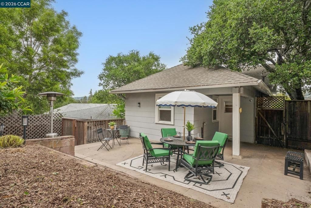 Image 25 of property listing at 4411 Brookdale Ave, Oakland, CA 94619