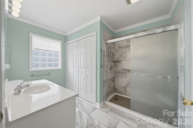 154 39th Avenue Court NW, Hickory, NC 28601