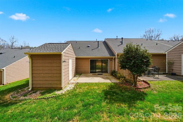 154 39th Avenue Court NW, Hickory, NC 28601