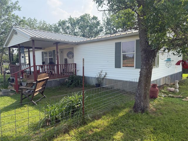 1766 Fm 2104, Paige, TX 78659