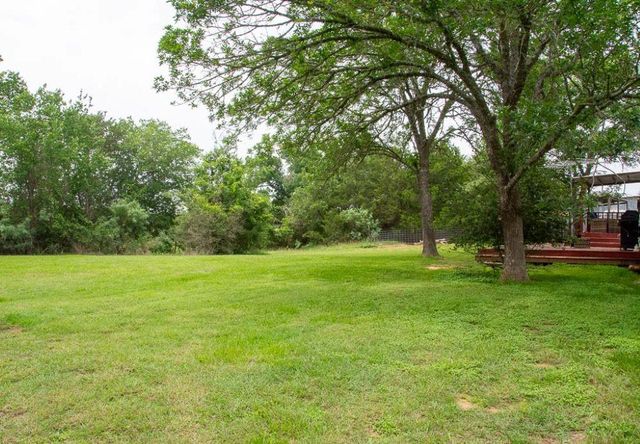 1766 Fm 2104, Paige, TX 78659