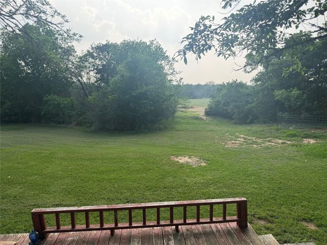 1766 Fm 2104, Paige, TX 78659