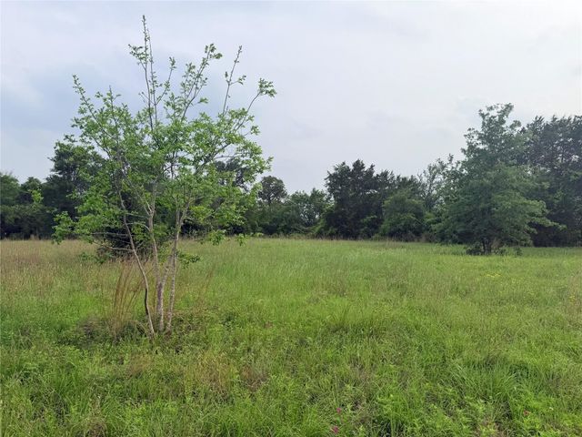 1766 Fm 2104, Paige, TX 78659