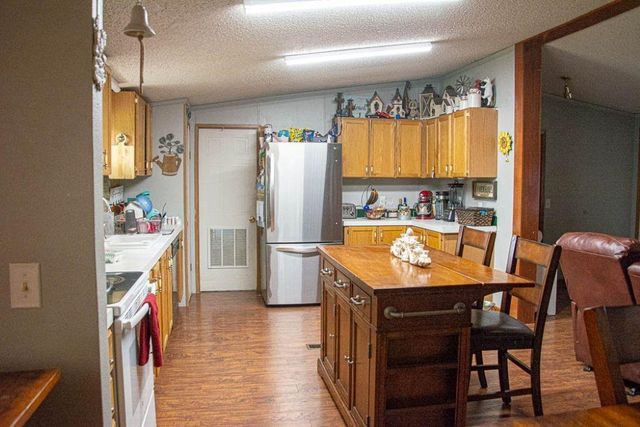 1766 Fm 2104, Paige, TX 78659