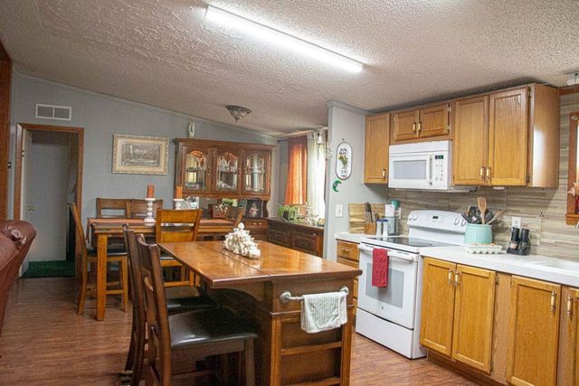 1766 Fm 2104, Paige, TX 78659