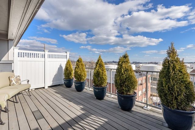 210 Broadway 404, Everett, MA 02149