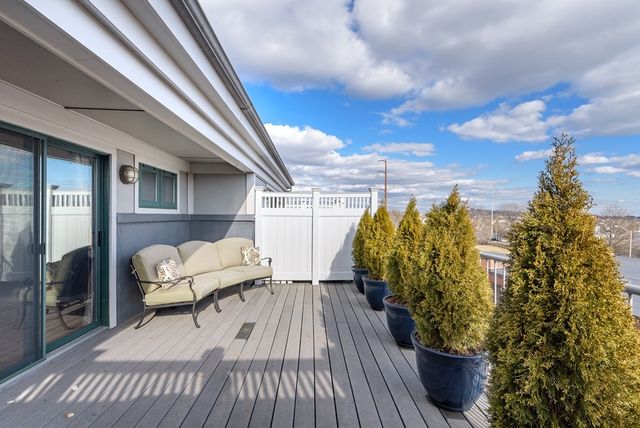 210 Broadway 404, Everett, MA 02149