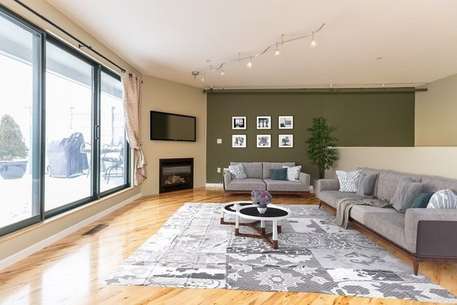 210 Broadway 404, Everett, MA 02149