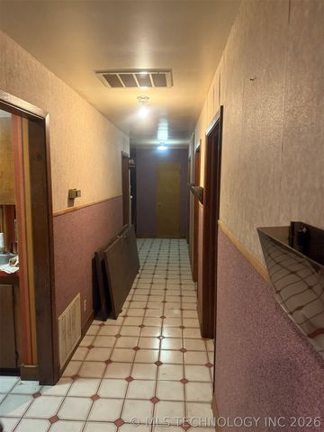 912 W Cedar Street, Stilwell, OK 74960