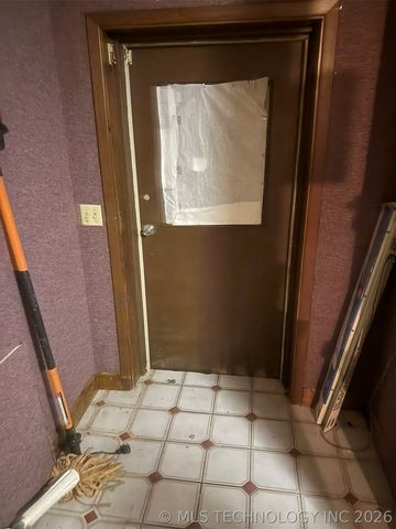 912 W Cedar Street, Stilwell, OK 74960