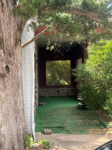 912 W Cedar Street, Stilwell, OK 74960