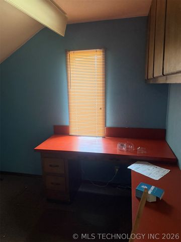 912 W Cedar Street, Stilwell, OK 74960