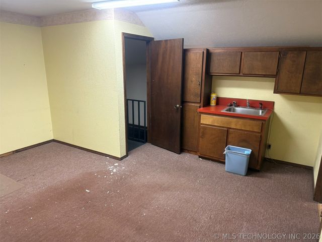 912 W Cedar Street, Stilwell, OK 74960