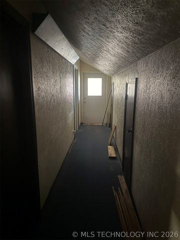 912 W Cedar Street, Stilwell, OK 74960