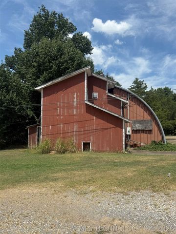 912 W Cedar Street, Stilwell, OK 74960