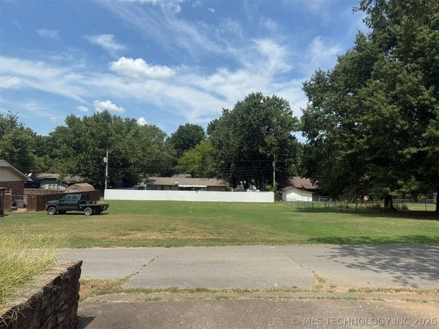 912 W Cedar Street, Stilwell, OK 74960
